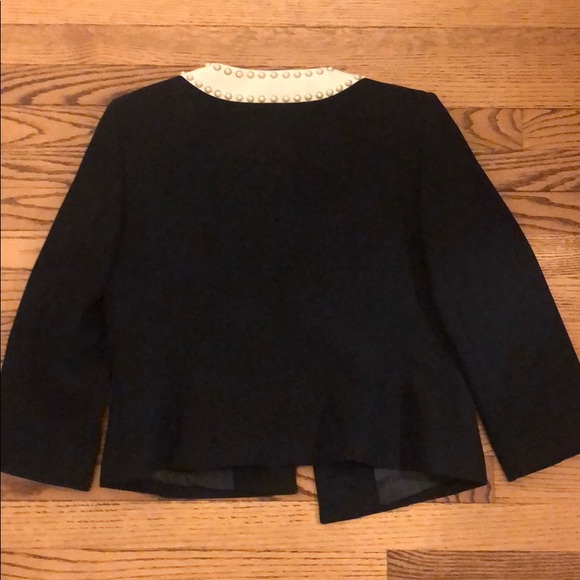 Tahari black with white pearl collar blazer sz:8P - Picture 6 of 7